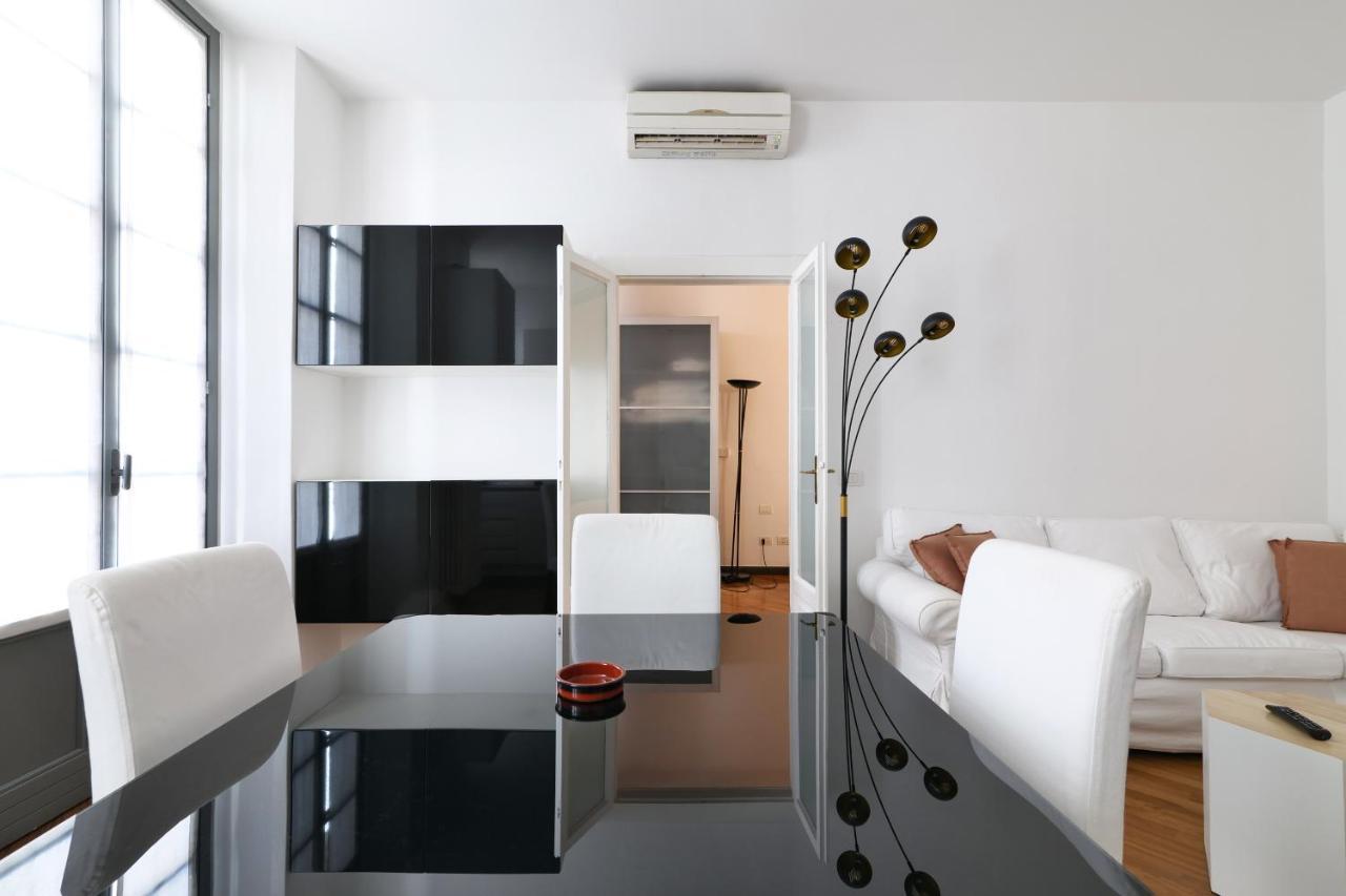 Charming San Babila Apt. Milan Exterior photo