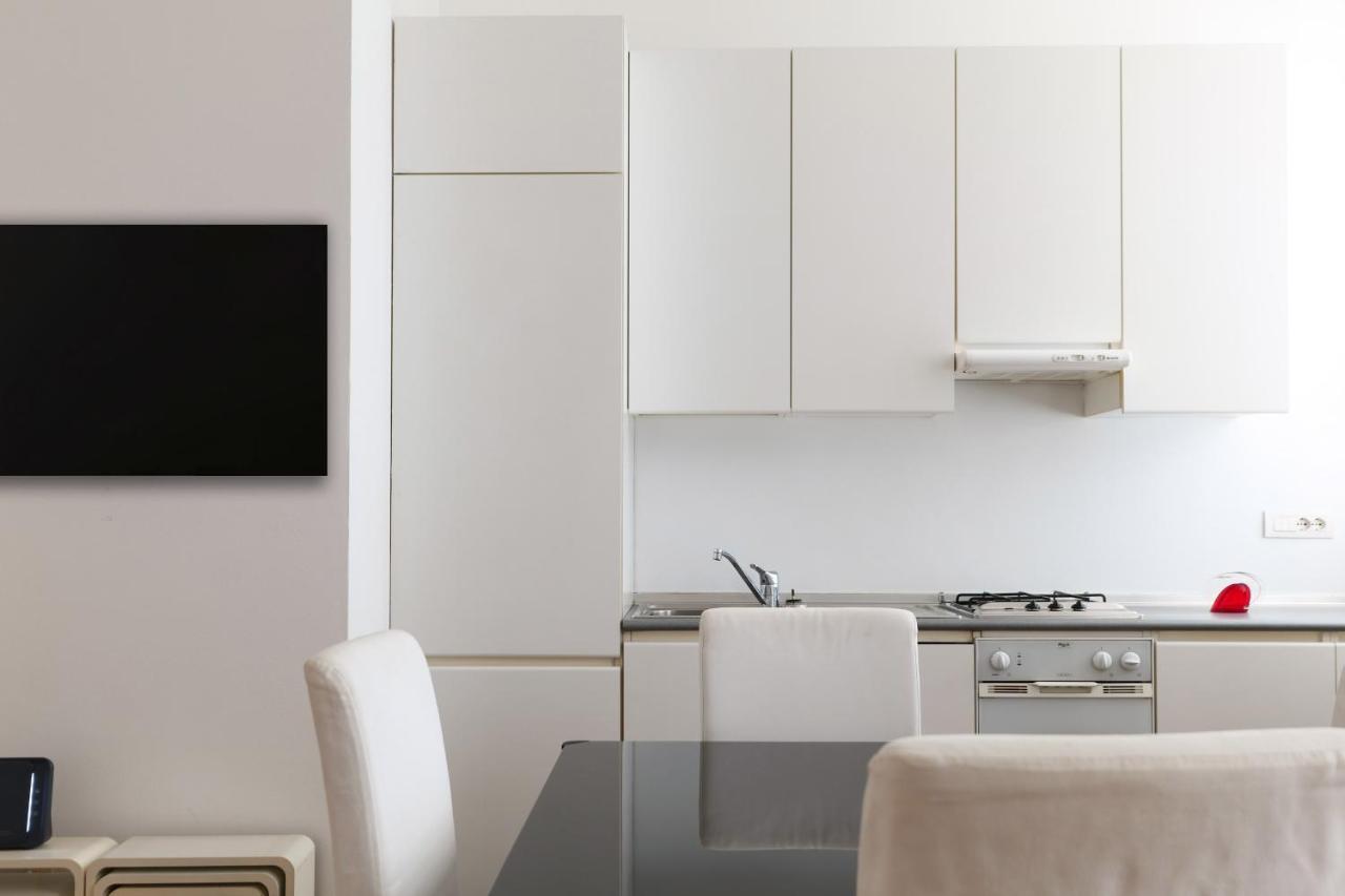 Charming San Babila Apt. Milan Exterior photo